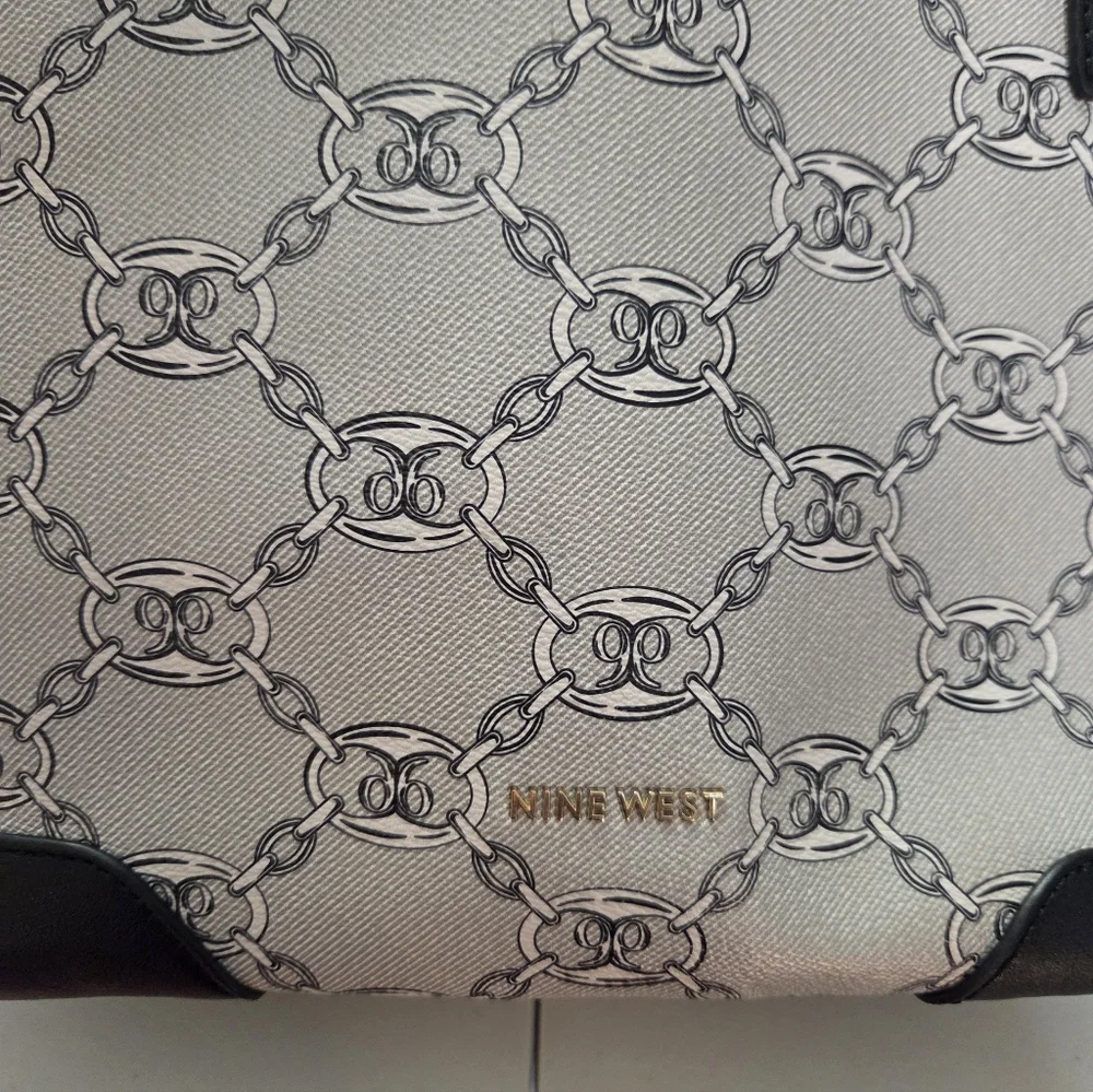 5 Piece Bundle Lot Set - Black, Gold, Silver Tones - Picture 10 of 16